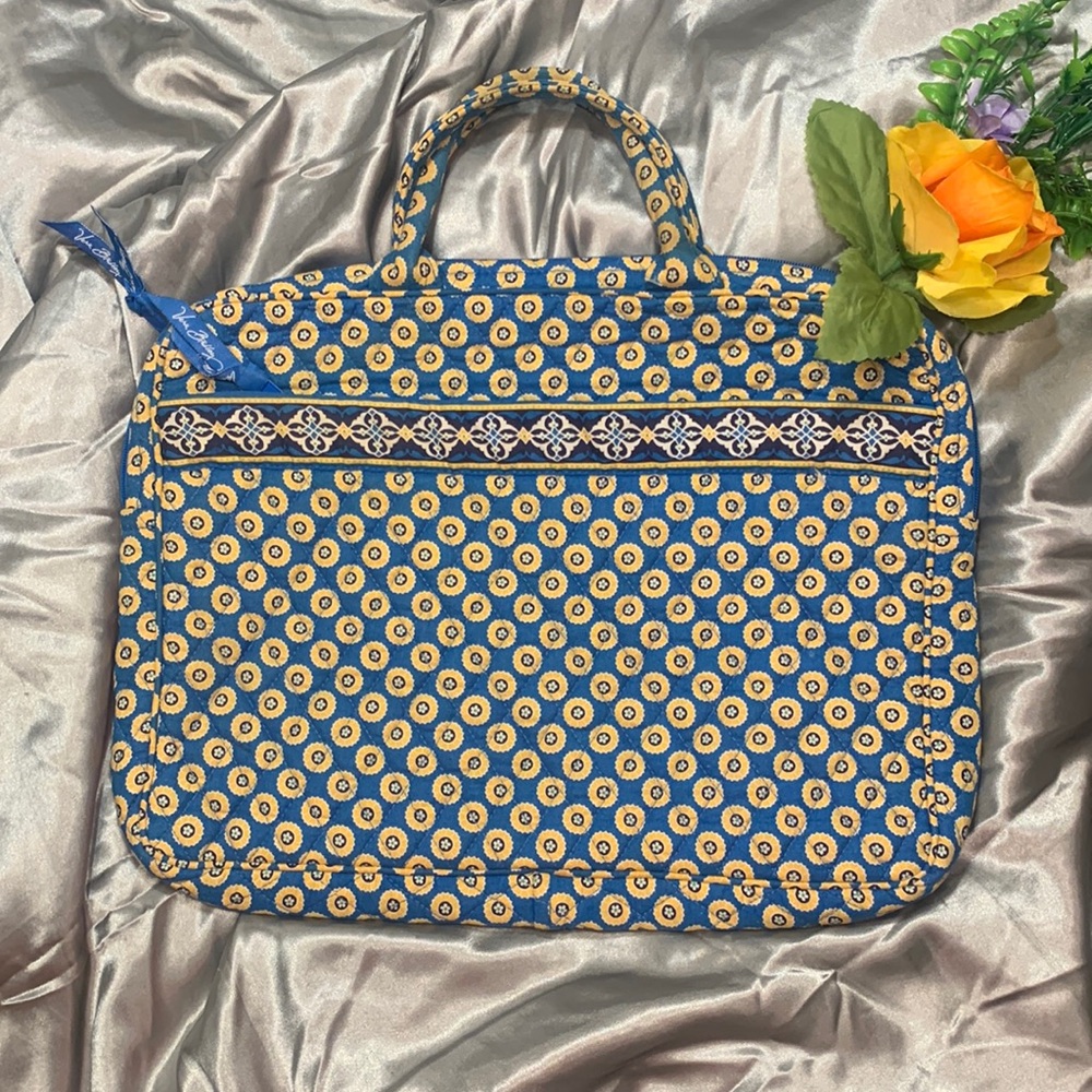 🌹VINTAGE Vera Bradley • Very Cute Blue White & Yellow Quilted Laptop Bag •